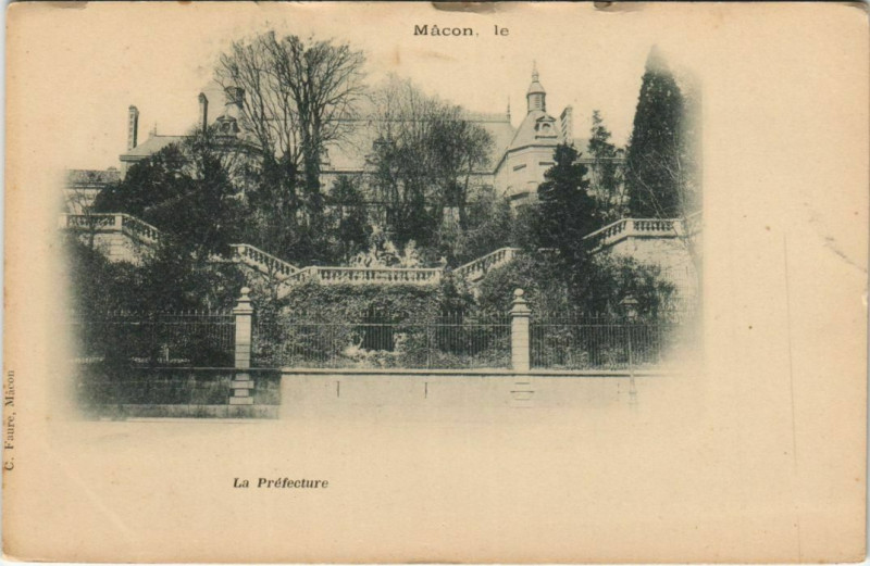 Carte postale ancienne Macon La Prefecture France