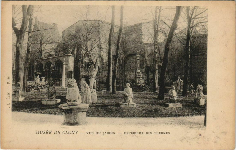 Carte postale ancienne Cluny Vue du Jardin, exterieur des Thermes France à Cluny