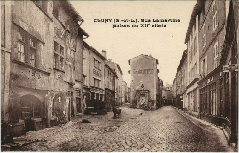 Carte postale ancienne Cluny Rue Lamartine France à Cluny