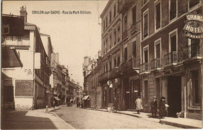 Carte postale ancienne Chalon s Saone Rue du Port Villiers France
