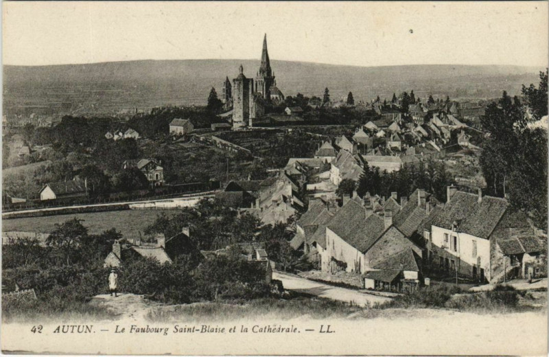 Carte postale ancienne Autun Le Faubourg Saint-Blaise France à Autun