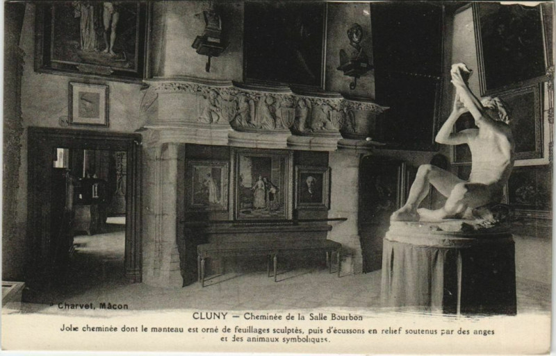Carte postale ancienne Cluny Cheminee de la Salle Bourbon France à Cluny