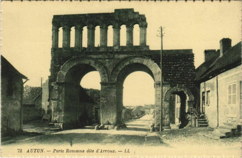 Carte postale ancienne Autun Porte Romaine dite d'Arroux France à Autun