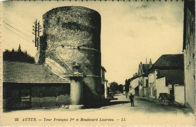 Carte postale ancienne Autun Tour Francois Ier et Blvrd Laureau France à Autun