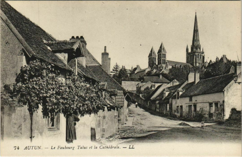 Carte postale ancienne Autun Le Faubourg Talus et la Cathedrale France à Autun