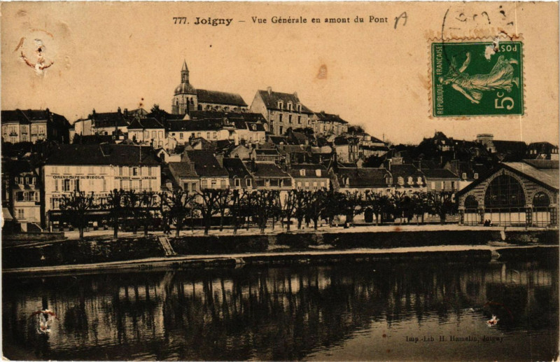 Carte postale ancienne Joigny - Vue générale en Amont du Pont à Joigny
