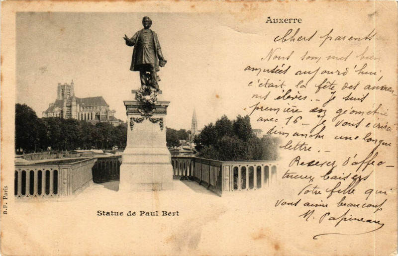 Carte postale ancienne Auxerre - Statue de Paul Bert à Auxerre