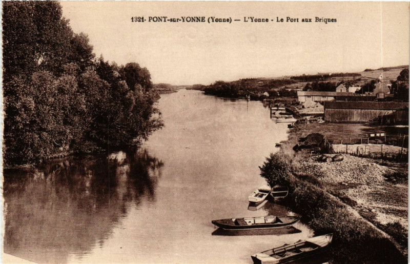 Carte postale ancienne Pont-sur-Yonne - l'Yonne - Le Port aux Briques à Pont-sur-Yonne
