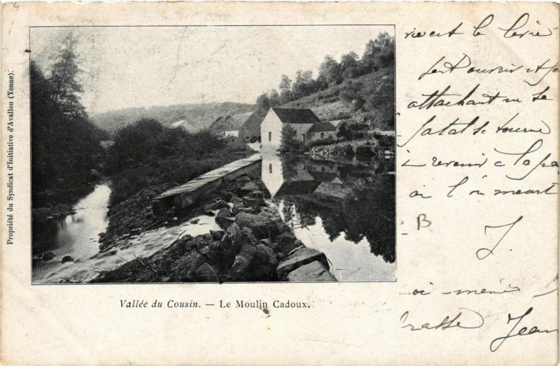 Carte postale ancienne Vallée du Cousin - Le Moulin Cadoux