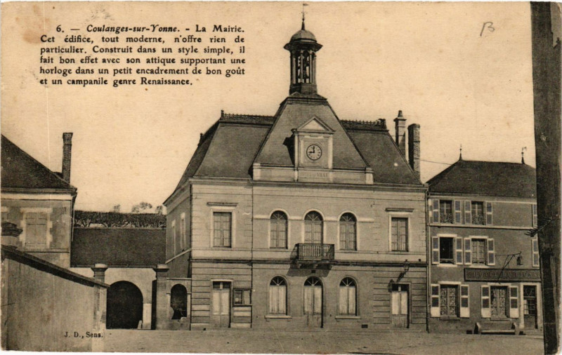 Carte postale ancienne Coulanges-sur-Yonne - La Mairie à Coulanges-sur-Yonne
