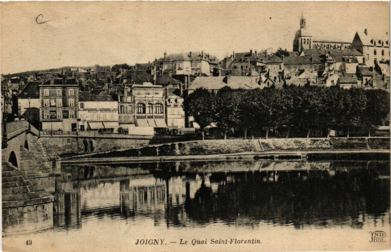 Carte postale ancienne Joigny - Le Quai Saint-Florentin à Joigny