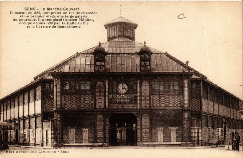 Carte postale ancienne Sens - Le Marché Couvert à Sens