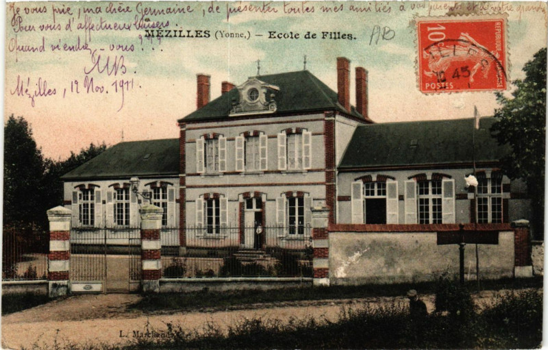 Carte postale ancienne Mezilles - Ecole de Filles à Mézilles
