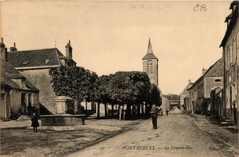 Carte postale ancienne Pontaubert - La Grande-Rue à Pontaubert
