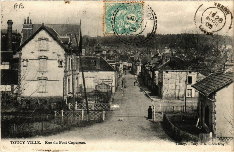 Carte postale ancienne Toucy-Ville - Rue du Pont Capureau à Toucy