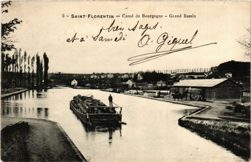 Carte postale ancienne Saint-Florentin - Canal de Bourgogne - Grand Bassin à Saint-Florentin