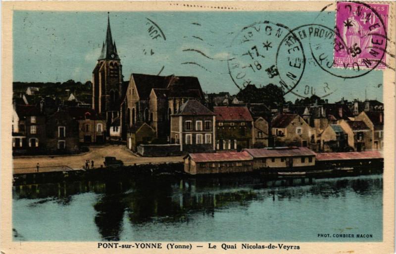 Carte postale ancienne Pont-sur-Yonne - Le Quai Nicolas-de-Veyres à Pont-sur-Yonne