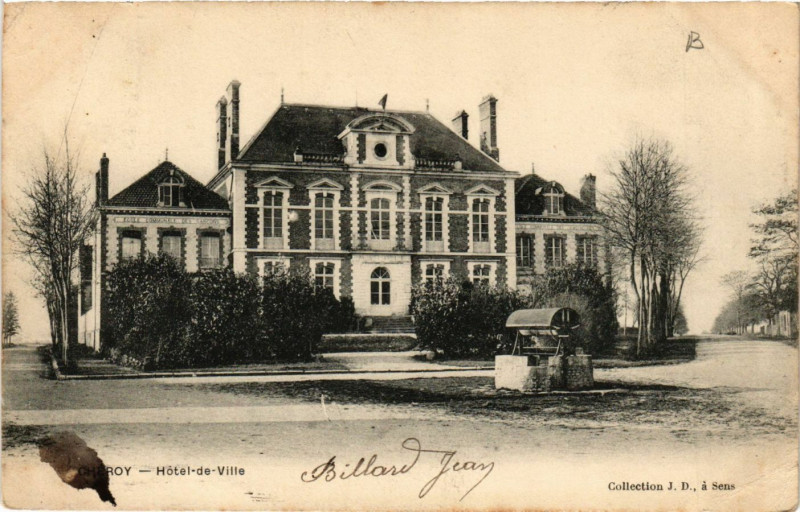 Carte postale ancienne Cheroy - Hotel-de-Ville à Chéroy