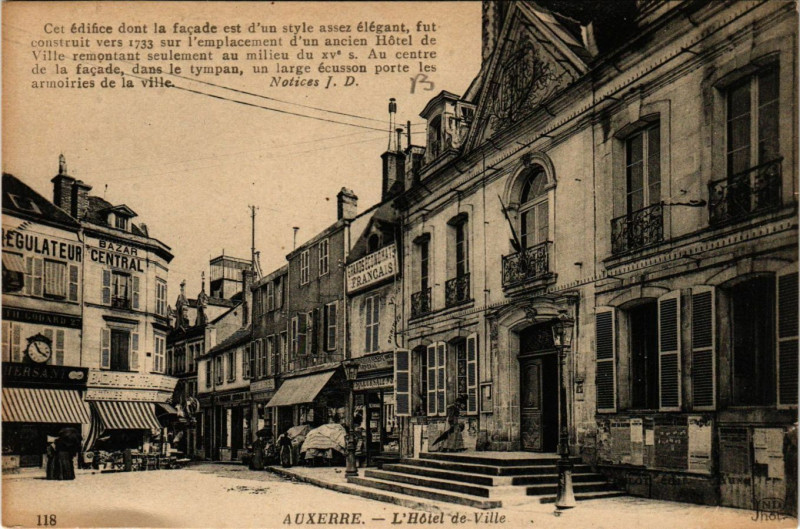 Carte postale ancienne Auxerre - L'Hotel de Ville à Auxerre