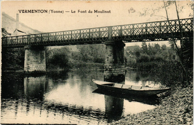 Carte postale ancienne Vermenton - Le Font du Moulinot à Vermenton