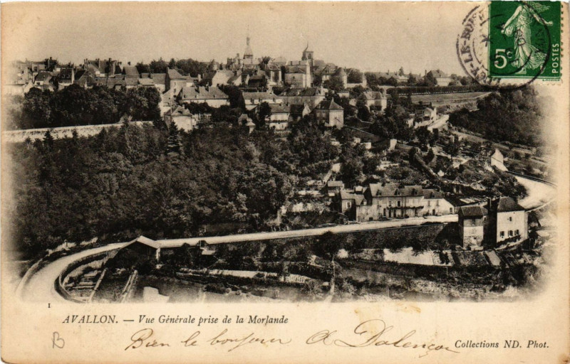 Carte postale ancienne Avallon - Vue générale prise de la Morlande à Avallon