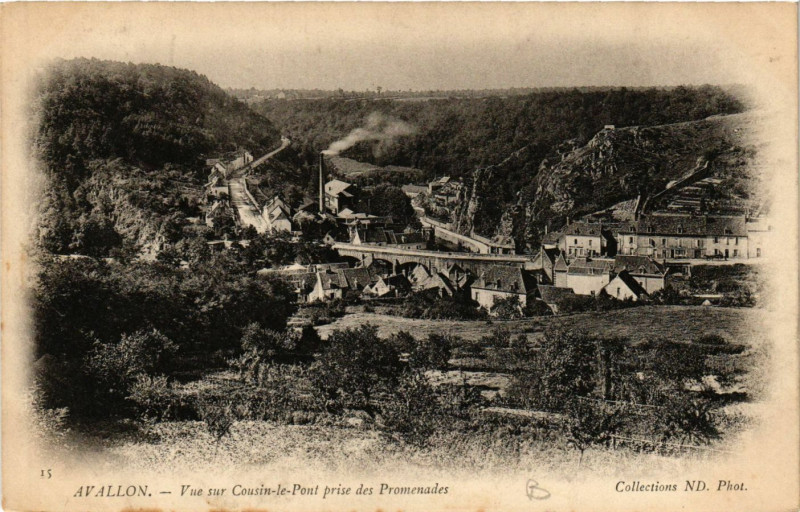 Carte postale ancienne Avallon - Vue sur Cousin-le-Pont prise des Promenades à Avallon