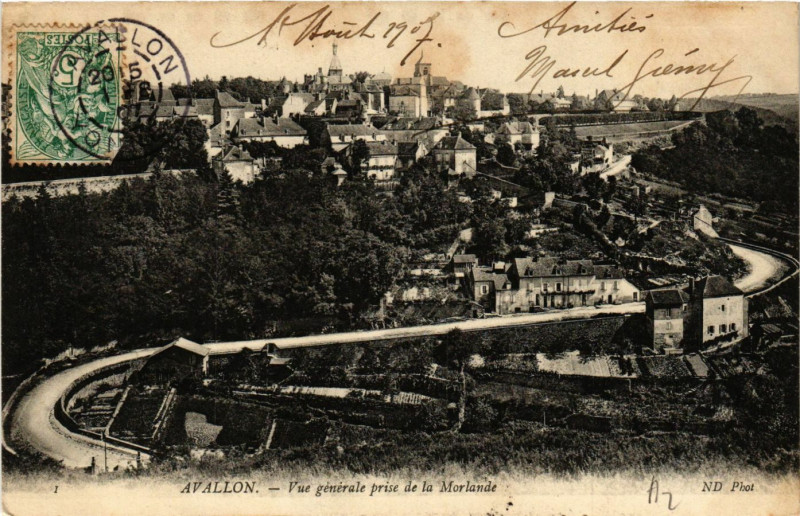 Carte postale ancienne Avallon - Vue générale prise de la Moelande à Avallon