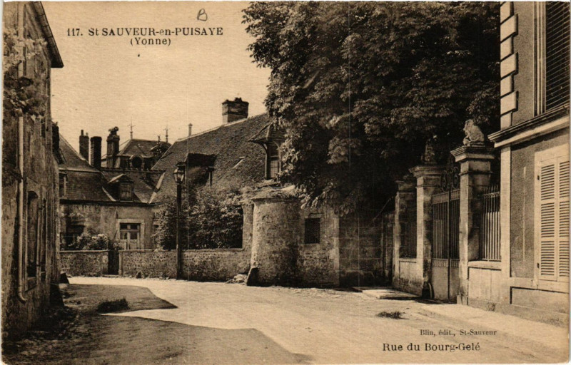 Carte postale ancienne Saint-Sauveur-en-Puisaye à Saint-Sauveur-en-Puisaye