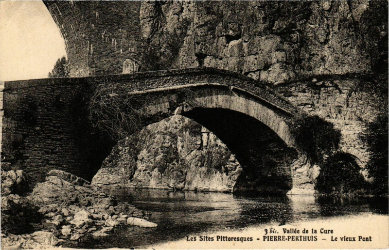 Carte postale ancienne Vallée de la Cure - Les Sites Pittoresques - Pierre-Perthuis - .. à Pierre-Perthuis