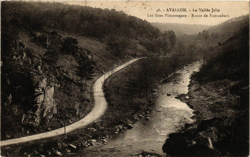 Carte postale ancienne Avallon - Le Vallée Jolie - Les Sites Pittoresques - Route de .. à Avallon