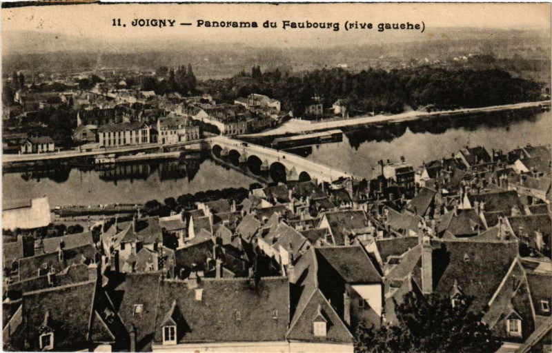 Carte postale ancienne Joigny - Panorama du Faubourg (rive gauche) à Joigny