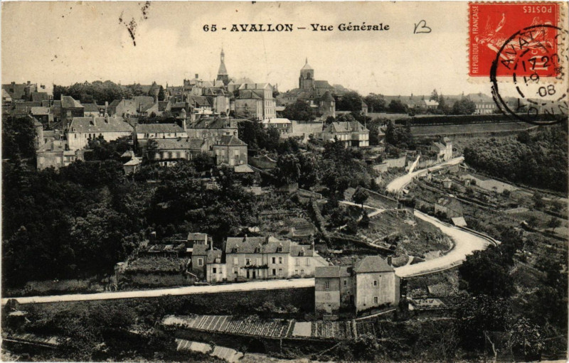 Carte postale ancienne Avallon - Vue générale à Avallon