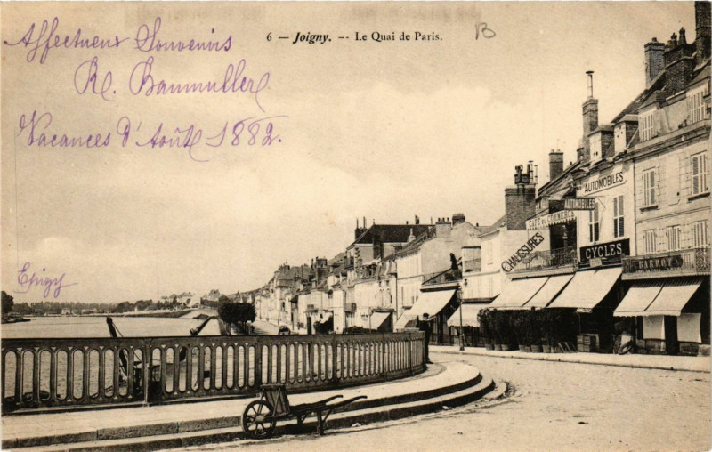 Carte postale ancienne Joigny - Le Quai de Paris à Joigny