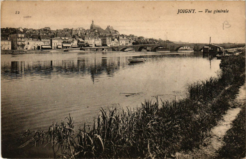 Carte postale ancienne Joigny - Vue générale à Joigny