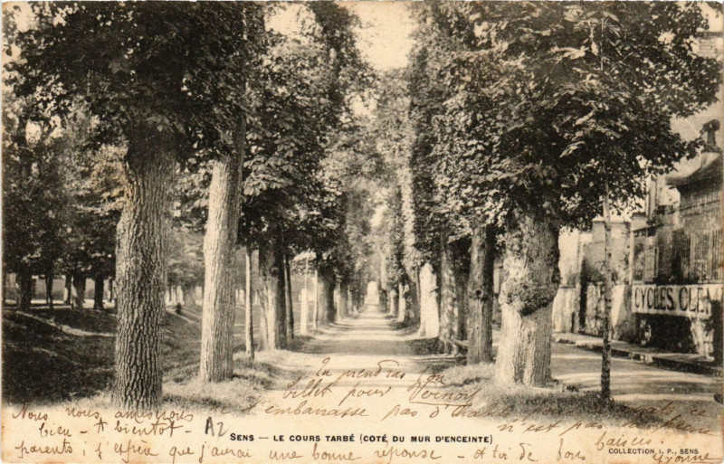 Carte postale ancienne Sens - Le Cours Tarbé (coté du Mur d'enceinte) à Sens