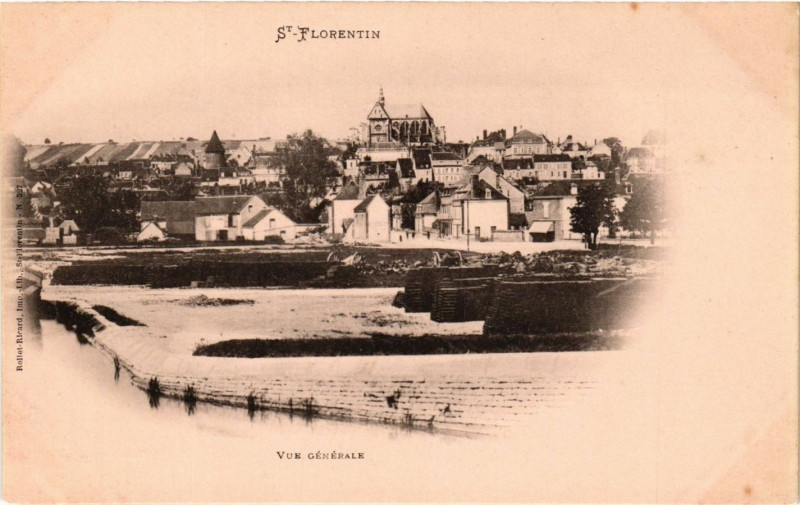 Carte postale ancienne Saint-Florentin - Vue générale à Saint-Florentin
