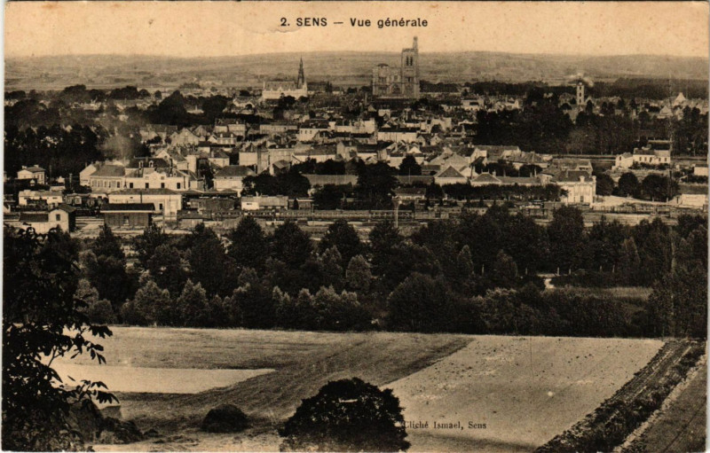 Carte postale ancienne Sens - Vue générale à Sens