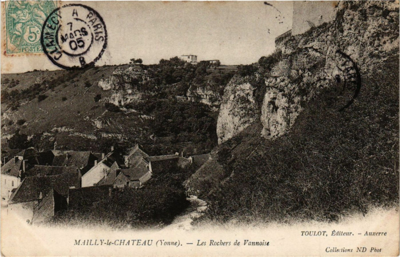 Carte postale ancienne Mailly-le-Chateau - Les Rochers de Vannoise à Mailly-le-Château