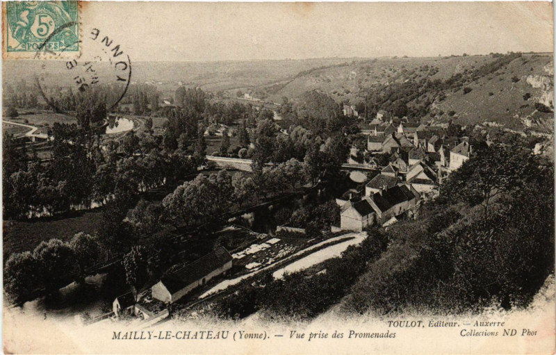 Carte postale ancienne Mailly-le-Chateau - Vue prise des Promenades à Mailly-le-Château