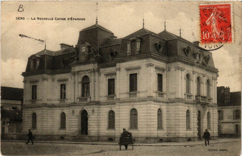 Carte postale ancienne Sens - La Nouvelle Caisse d'Epargne à Sens