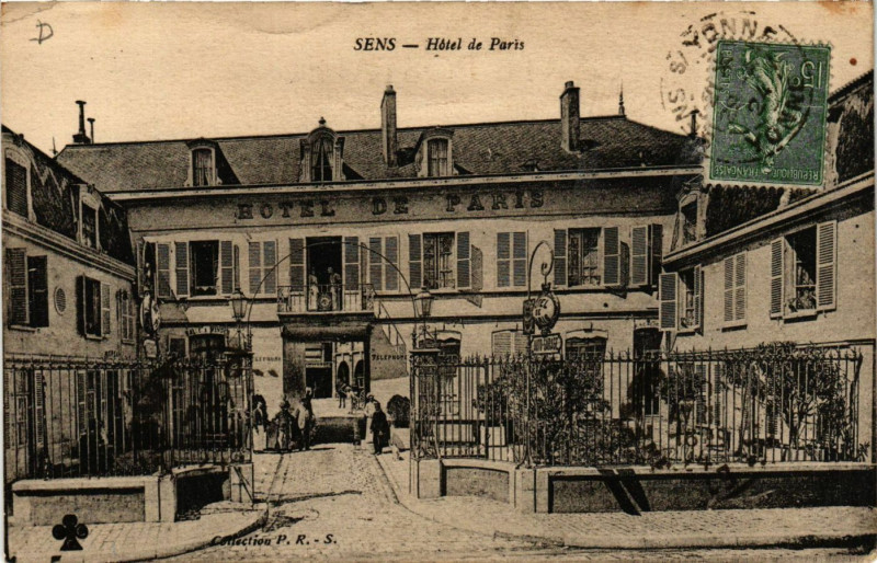 Carte postale ancienne Sens - Hotel de Paris à Sens