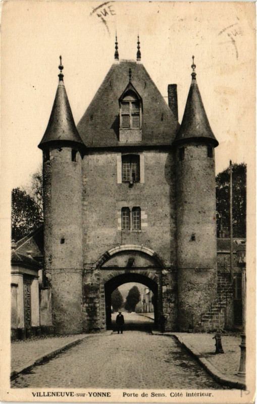 Carte postale ancienne Villeneuve-sur-Yonne - Porte de Sens Coté intérieur à Villeneuve-sur-Yonne