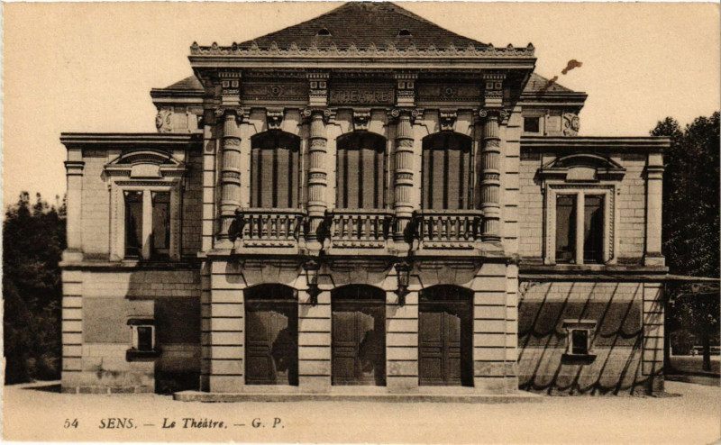 Carte postale ancienne Sens - Le Théatre à Sens