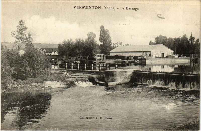 Carte postale ancienne Vermenton - Le Barrage à Vermenton