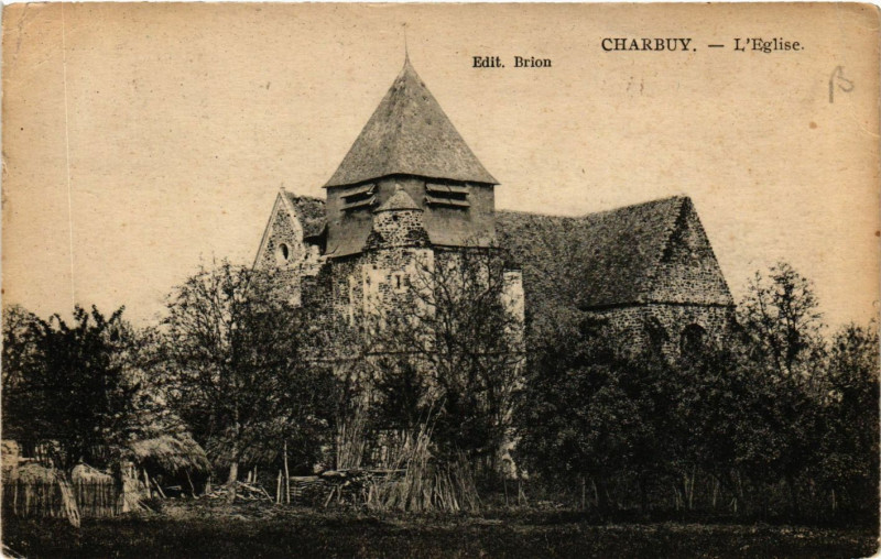 Carte postale ancienne Charbuy - L'Eglise à Charbuy