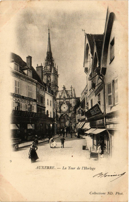Carte postale ancienne Auxerre - La Tour de l'Horloge à Auxerre