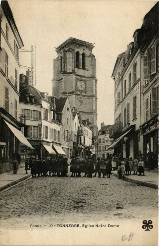 Carte postale ancienne Yonne - Tonnerre Eglise N.-D. à Tonnerre