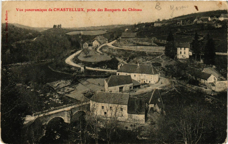 Carte postale ancienne Vue panoramique de Chastellux prise des Remparts du Chateau