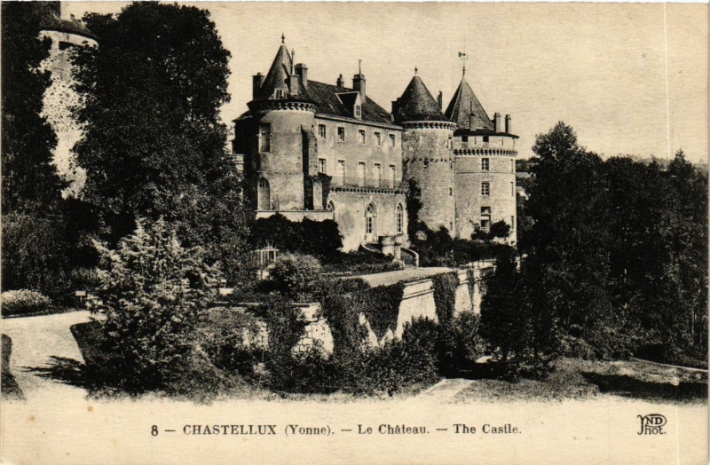 Carte postale ancienne Chastellux - Le Chateau - The Castle