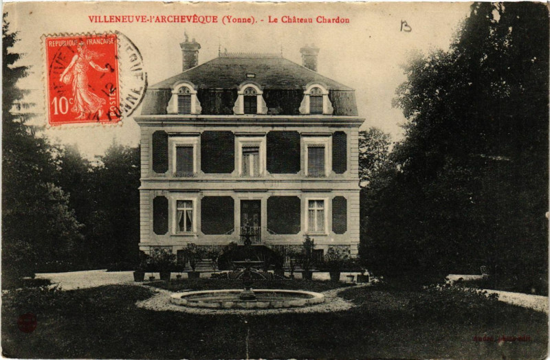Carte postale ancienne Villeneuve-d'Archeveque - Le Chateau Chardon